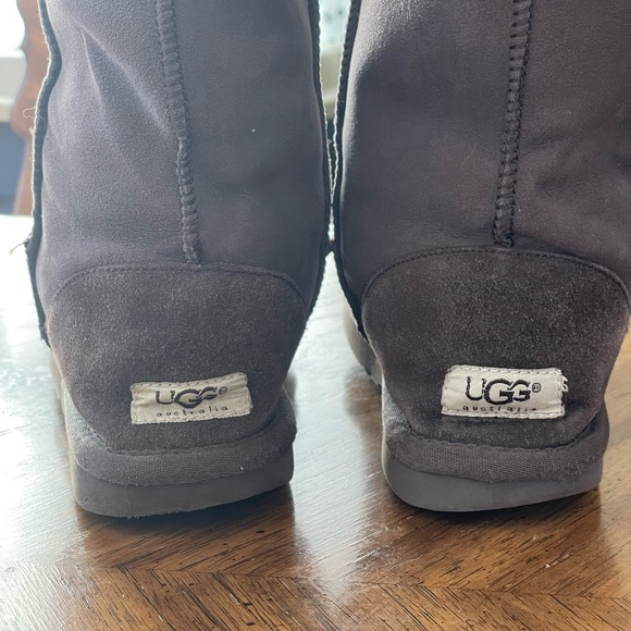 ✅SOLD✅2 Pairs Authentic UGG Boots - Picture 4 of 16